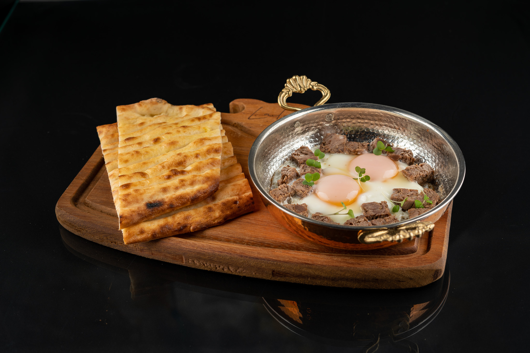 Egg With Roasted Beef Meat
